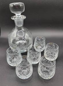 lot 48 image: Krosno Poland Etched Floral Glass Barware Set - Decanter and 6 glasses