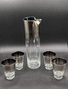 lot 50 image: Dorothy Thorpe Style MCM Silver Fade Glasses & Cocktail Pitcher