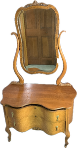 lot 35 image: Antique Tiger Oak Princess Vanity