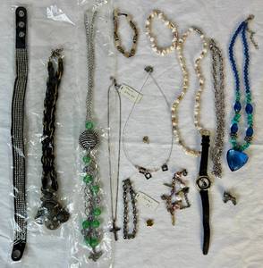 lot 118 image: Costume Jewelry Collection