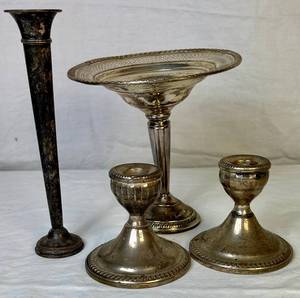 lot 106 image: Weighted Sterling Silver Pieces