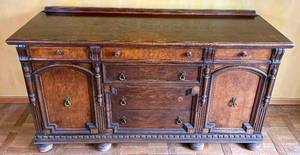 lot 90 image: Antique Oak Buffet