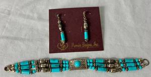 lot 119 image: Premier Designs Jewelry Faux Turquoise Beaded Bracelet and Earrings