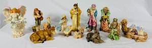 lot 136 image: Seraphim Classics Nativity Set