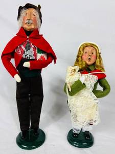 lot 154 image: Byers Choice Carolers 1998 Child With Toy and 1995 Traditional Man with Gift
