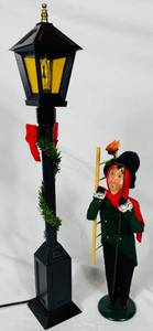 lot 151 image: Byers Choice Carolers 1994 Lamplighter with Street Lamp, Gas Torch and Ladder