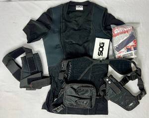 lot 205 image: Collection of 4 Gun Holsters