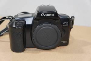 lot 43 image: Canon EOS 1000F 35mm SLR Camera