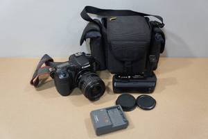 Canon EOS 40D Digital SLR Camera - 28-80mm Lens, Battery Grip