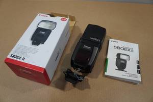 lot 45 image: Canon Speedlite 580EX II Camera Flash - Works