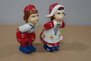 lot 116 image: Vintage Ceramic Kissing Dutch Children Salt & Pepper Shaker Set