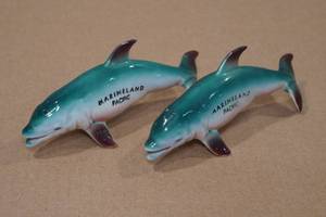lot 118 image: Vintage Ceramic Dolphin Marineland Pacific Salt & Pepper Shaker Set