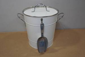 lot 134 image: Metal Ice Bucket with Scoop