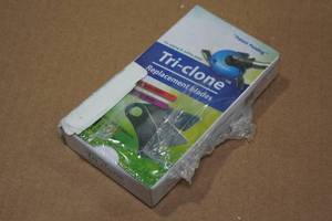 lot 158 image: Tri-Clone Replacement Blades