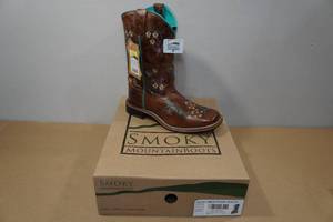 lot 183 image: Smoky Mountain Boots - Youth Size 5