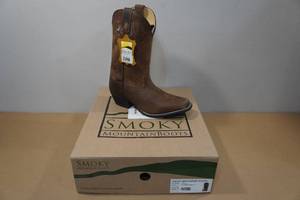 lot 184 image: Smoky Mountain Boots - Ladies Size 7.5