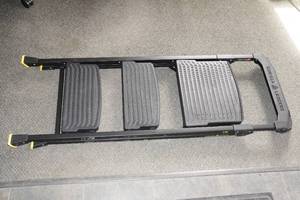 lot 194 image: Gorilla Ladders Foldable Step Stool