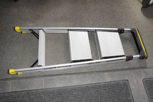 lot 195 image: Gorilla Ladders Foldable Step Stool