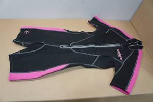lot 213 image: Cressi Lido Womens 2mm Wetsuit - XS1, Pink