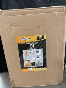 lot 10 image: US Art Supply 63-Piece Premium Oil Artist Set