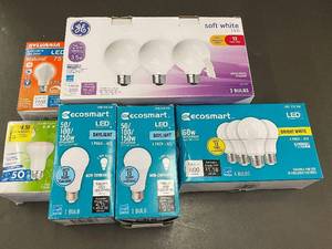 lot 34 image: Collection of LED Light Bulbs Including Ecosmart and Sylvania