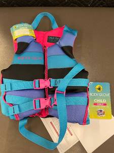 lot 52 image: Body Glove Child Girls Life Jacket One Size 33-55 lbs