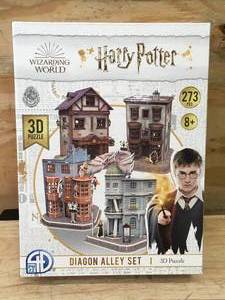 lot 55 image: Harry Potter Diagon Alley 3D Puzzle