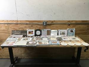 lot 122 image: Lot of Picture Frames and Other Decorations