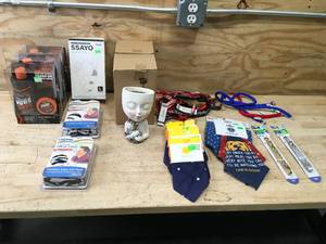 lot 134 image: Lot of Pet Supplies and Other Items