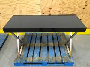 lot 189 image: 48 W x 20 D x 31 H Black Desk