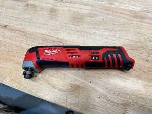 lot 29 image: Milwaukee M18 18V Cordless Oscillating Multi-Tool, Tool Only, Model# 2626-20