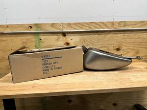 lot 166 image: V-Twin Manufacturing 3.2 Gallon Replica King Gas Tank
