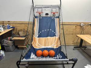 lot 174 image: Wild Sports Arcade Basketball Game