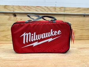 lot 176 image: Milwaukee Shop Vac WetDry Vac Bag 1 pc