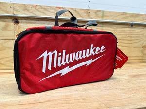 lot 211 image: Milwaukee Shop Vac WetDry Vac Bag 1 pc
