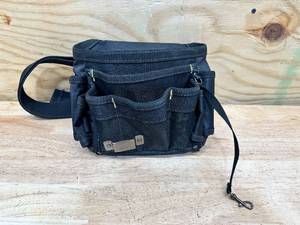 lot 214 image: Cabelas Safety belt