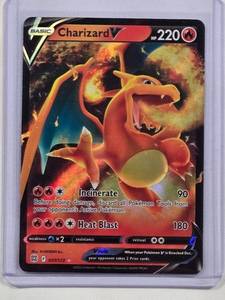 lot 8 image: 2022 Charizard V Holo Pokmon Trading Card 017172