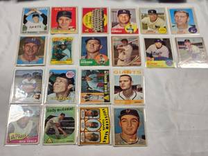 lot 55 image: Lot of 20 Vintage Topps Baseball Cards from the 50s, 60s, 70s