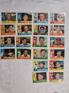lot 173 image: Lot of 20 Vintage Topps Baseball Cards from 1960