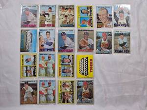 lot 181 image: Lot of 20 Vintage Topps Baseball Cards from 1967