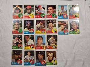 lot 201 image: Lot of 20 Vintage Topps Baseball Cards from 1963