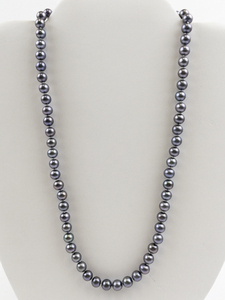 lot 10 image: Dyed Purple 14K Pearl Necklace.