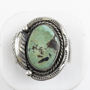lot 38 image: Unmarked (Navajo) Green Turquoise & Feather Sterling Silver Statement Ring . Size 6.5 - 6.75.