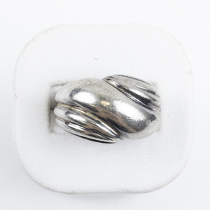 lot 90 image: Ribbed Sterling Silver Dome Ring . Size 6.25 - 6.5.