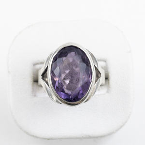 lot 94 image: Oval Cut Amethyst Sterling Silver Ring. Size 8.75 - 9.