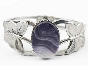 lot 141 image: Purple Agate Leafy Silver Plated Hinged Cuff Bracelet.