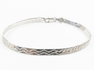 lot 154 image: MILOR Fancy V Sterling Silver Herringbone Bracelet.
