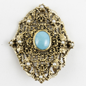 lot 193 image: Vintage Ornate Turquoise & Pearl Gold Platedbrooch .