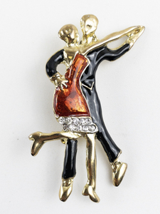 lot 198 image: Vintage Swing Dance Couple Gold Plated Enamel Brooch .