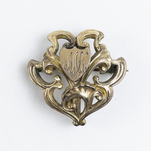 lot 207 image: Art Nouveau Ornate Initial MK Gold Plated Pendant Brooch .